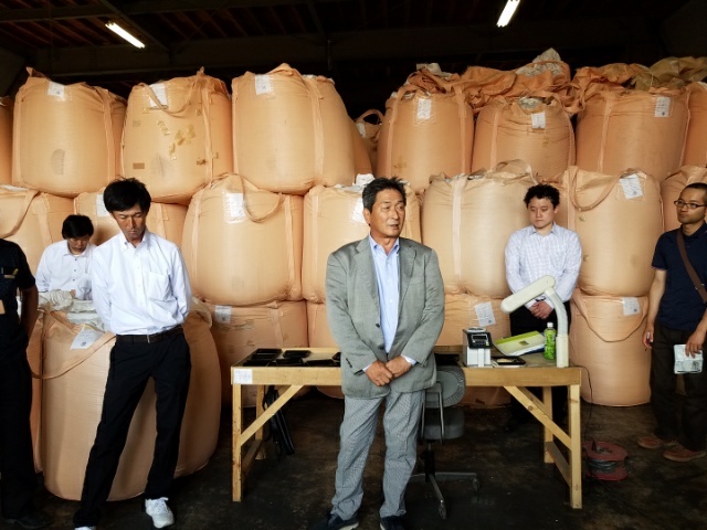 飼料米保管倉庫視察後、戸澤幹事よりまとめの挨拶